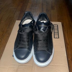 Black Alexander mcqueens.